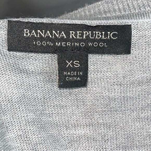 Banana Republic grey merino wool crew neck sweater with split sleeve detail XS - Picture 2 of 6